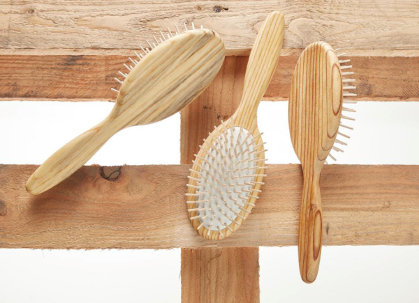 Pneumatik-Bürste aus Palettenholz